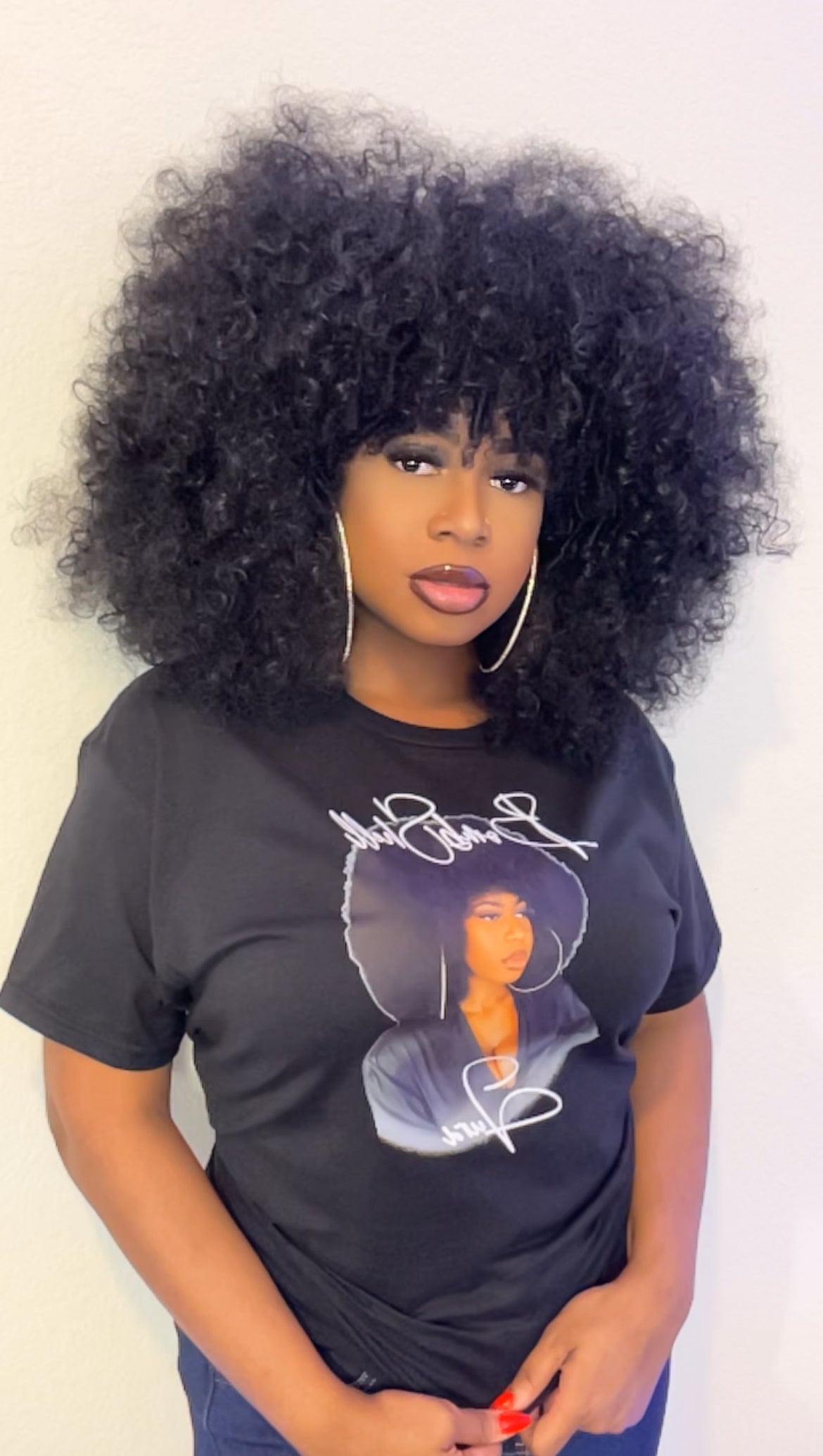 BOMBSHELL AURA AFRO TEE
